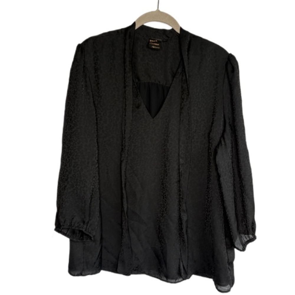 Black Blouse with Subtle Animal Print XXL